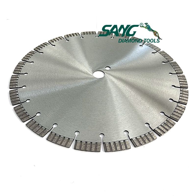Lasergeschweißte Turbo Segmented Diamond Saw Blade zum Betonschneiden