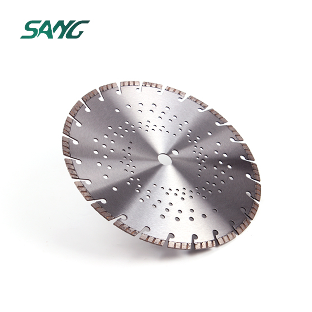 Fabrik Direktverkauf 14 Zoll Diamant Turbo Segmented Saw Blade zum Schneiden von Stahlbeton